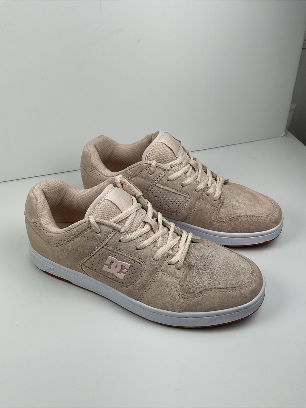 DC Manteca 4 Women’s Size 10 Beige Suede Skate Sneakers Casual Shoes - Picture 6 of 12